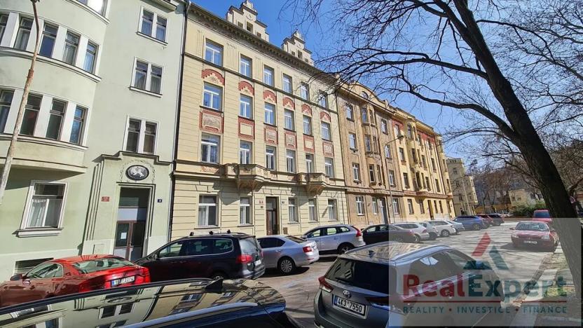 Pronájem bytu 1+1, Praha - Karlín, Kubova, 42 m2
