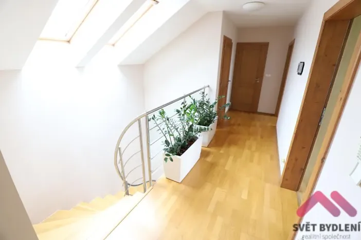 Pronájem rodinného domu, Praha - Dubeč, Kolocova, 221 m2