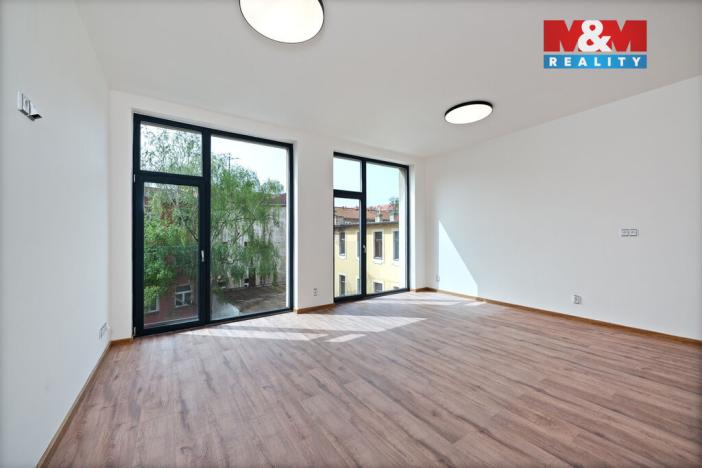 Pronájem bytu 1+kk, Děčín - Děčín I-Děčín, Masarykovo nám., 35 m2