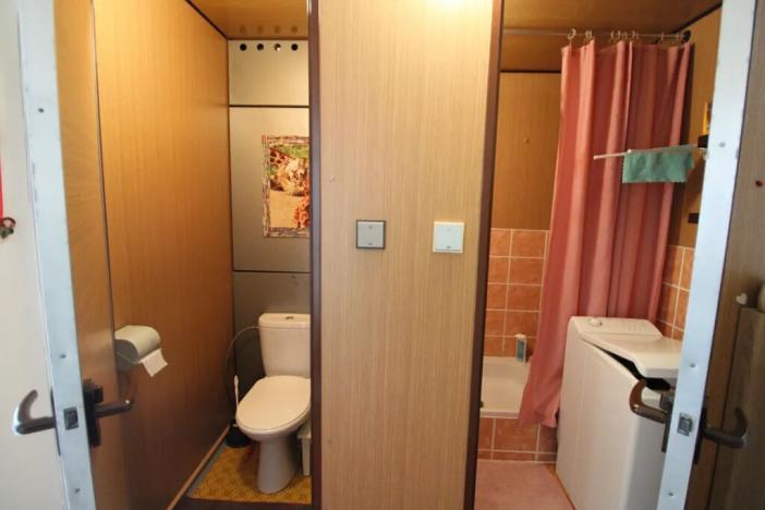 Prodej bytu 2+1, Karlovy Vary, Krymská, 54 m2