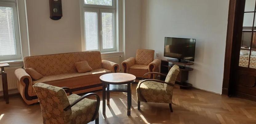 Pronájem bytu 2+1, Teplice, Čs. dobrovolců, 84 m2