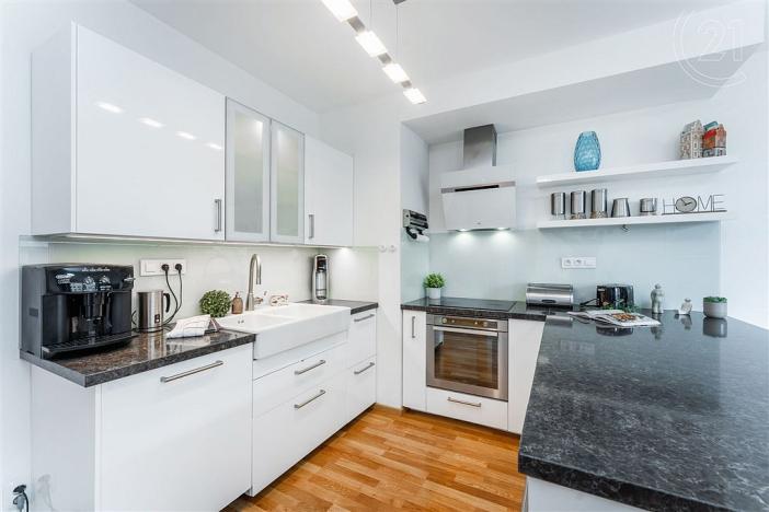 Prodej bytu 4+kk, Praha, Zvěřinova, 108 m2