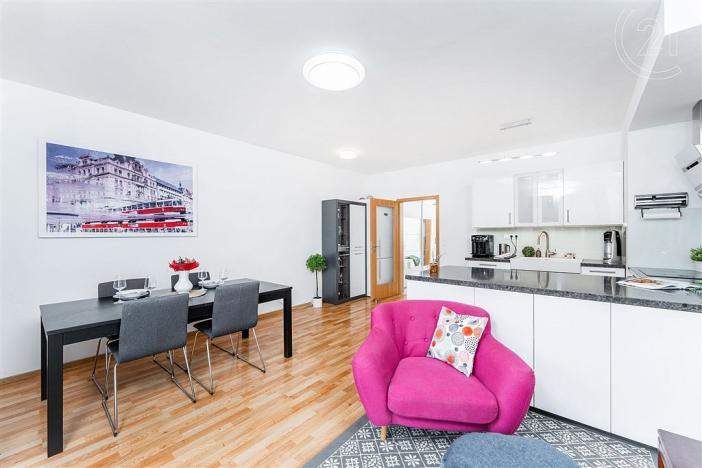 Prodej bytu 4+kk, Praha, Zvěřinova, 108 m2