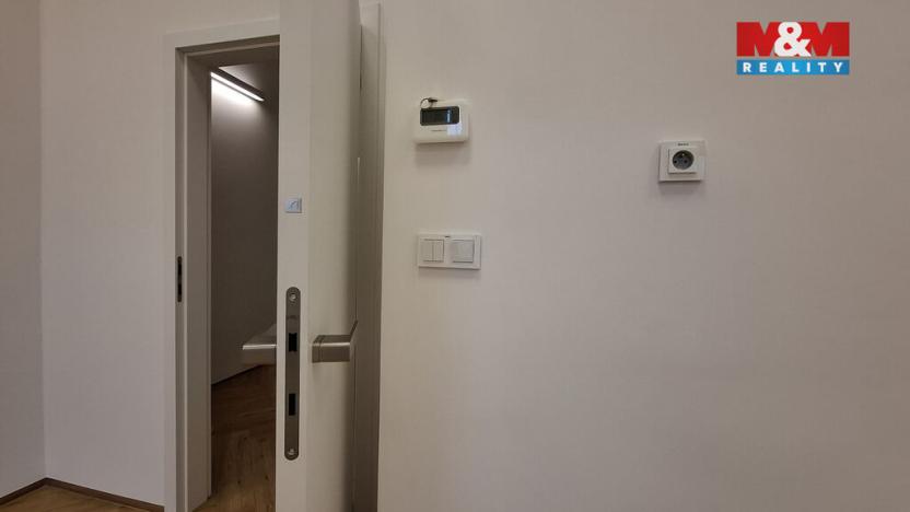 Pronájem obchodního prostoru, Rožnov pod Radhoštěm, Partyzánská, 43 m2