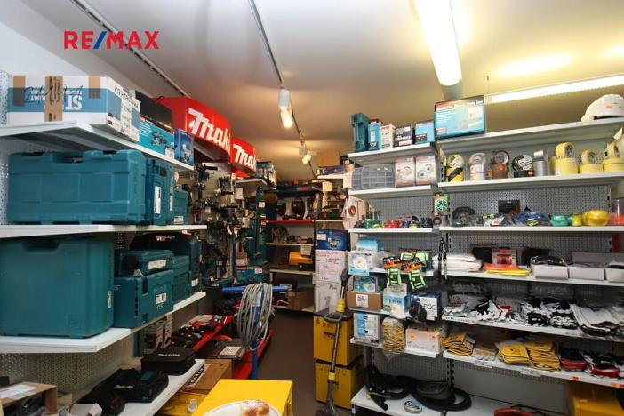 Prodej obchodního prostoru, Praha - Hlubočepy, Voskovcova, 141 m2