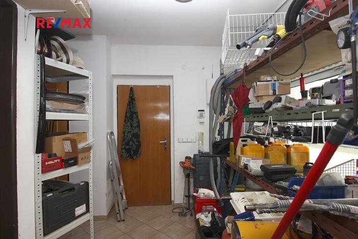 Prodej obchodního prostoru, Praha - Hlubočepy, Voskovcova, 141 m2