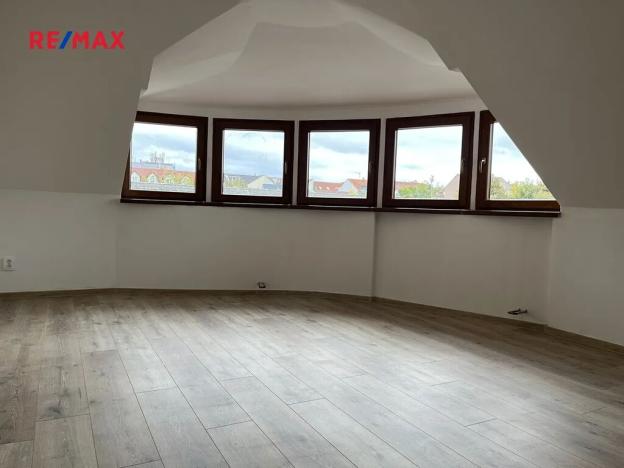 Prodej bytu 4+kk, Kladno, Poštovní náměstí, 123 m2