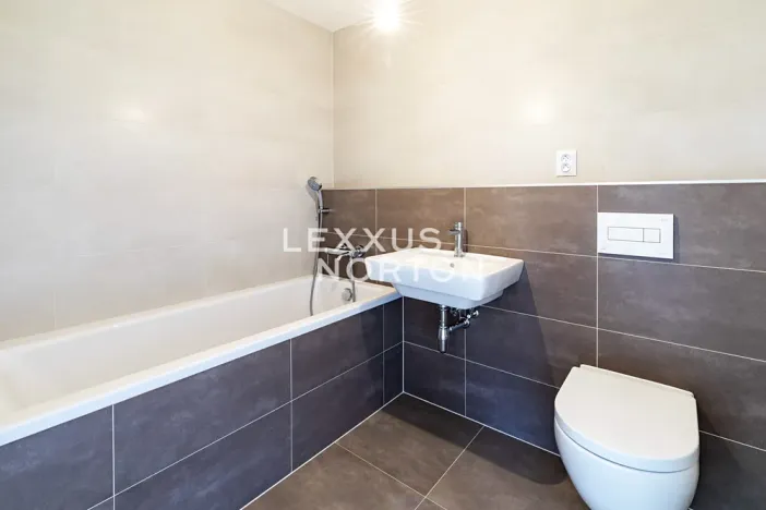 Pronájem bytu 2+kk, Praha - Karlín, Nekvasilova, 60 m2