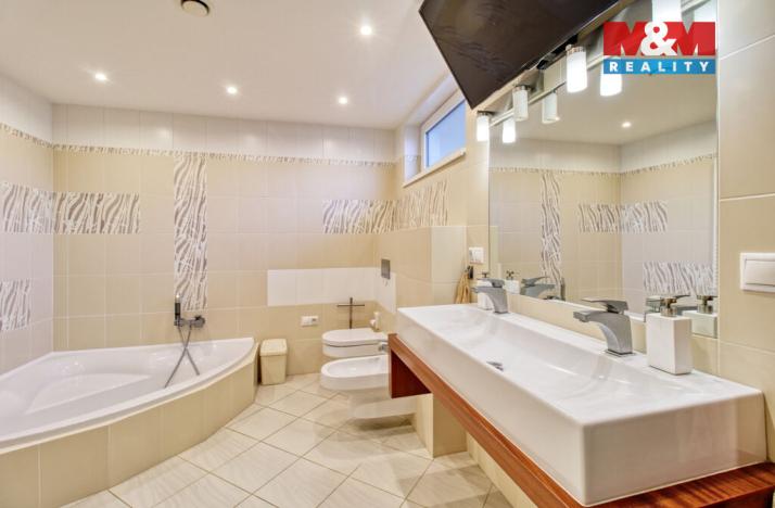 Prodej rodinného domu, Hrušovany, 300 m2