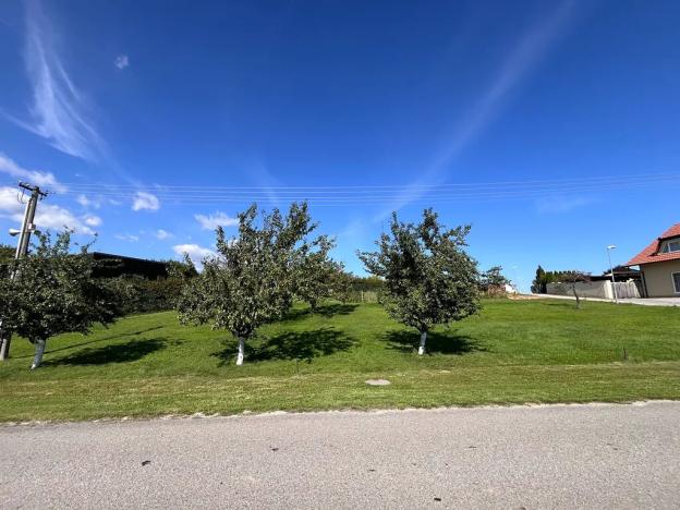 Prodej pozemku pro bydlení, Brodek u Prostějova, 1937 m2