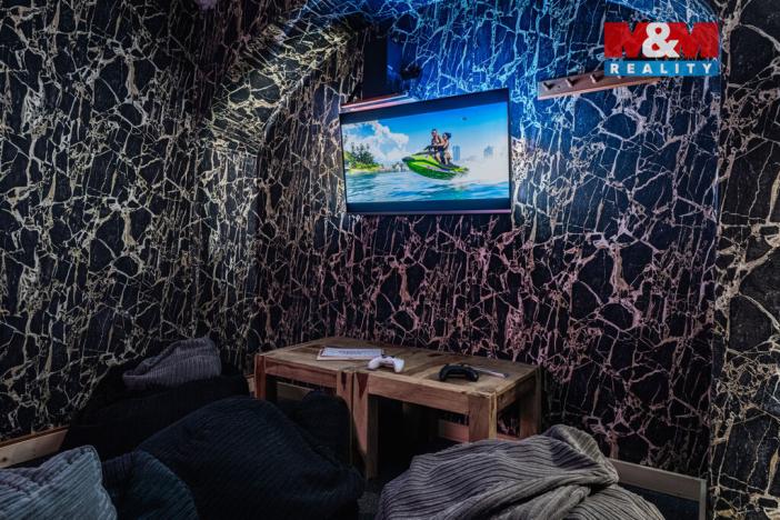 Pronájem restaurace, Benešov, Nádražní, 107 m2