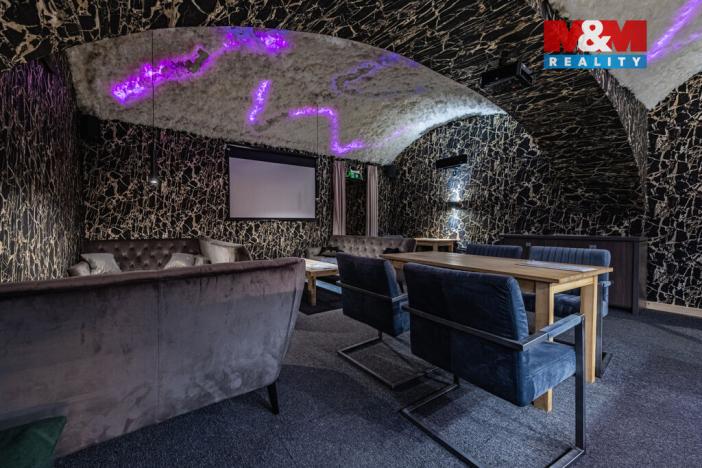 Pronájem restaurace, Benešov, Nádražní, 107 m2