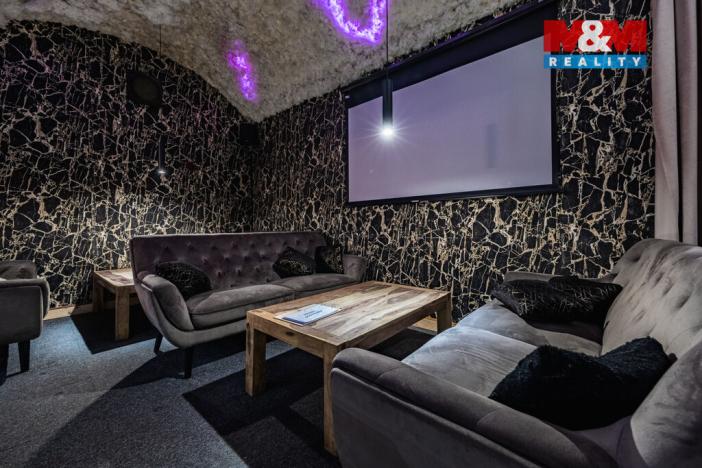 Pronájem restaurace, Benešov, Nádražní, 107 m2