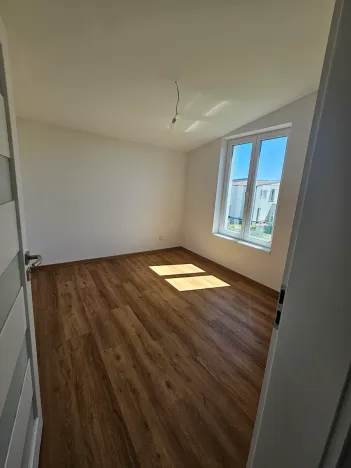 Pronájem rodinného domu, Milovice, Platanová, 137 m2