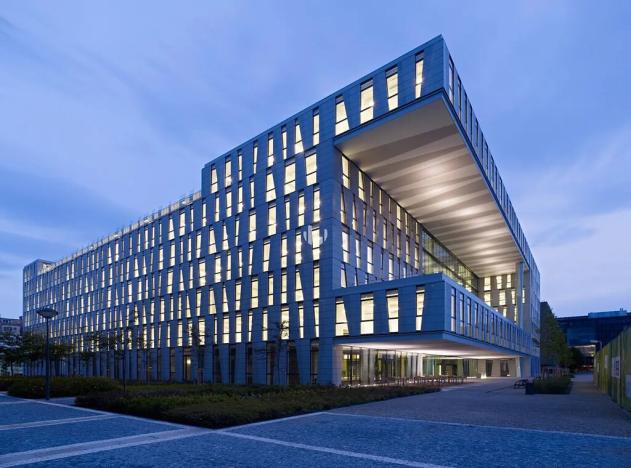 Pronájem kanceláře, Praha - Karlín, Karolinská, 551 m2