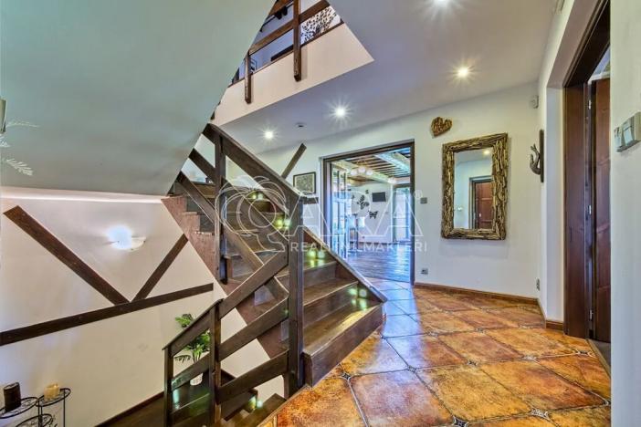 Prodej rodinného domu, Vrchlabí, 429 m2