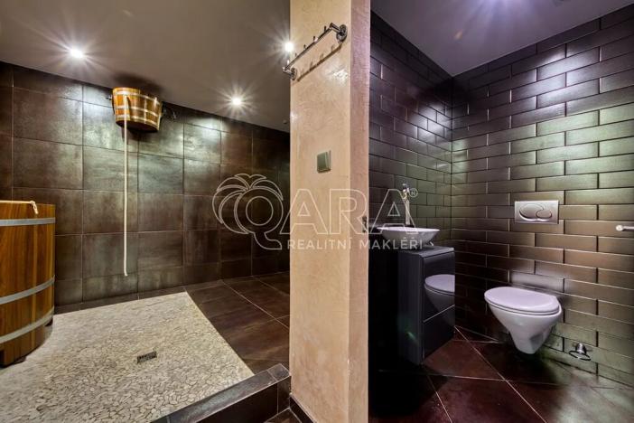 Prodej rodinného domu, Vrchlabí, 429 m2