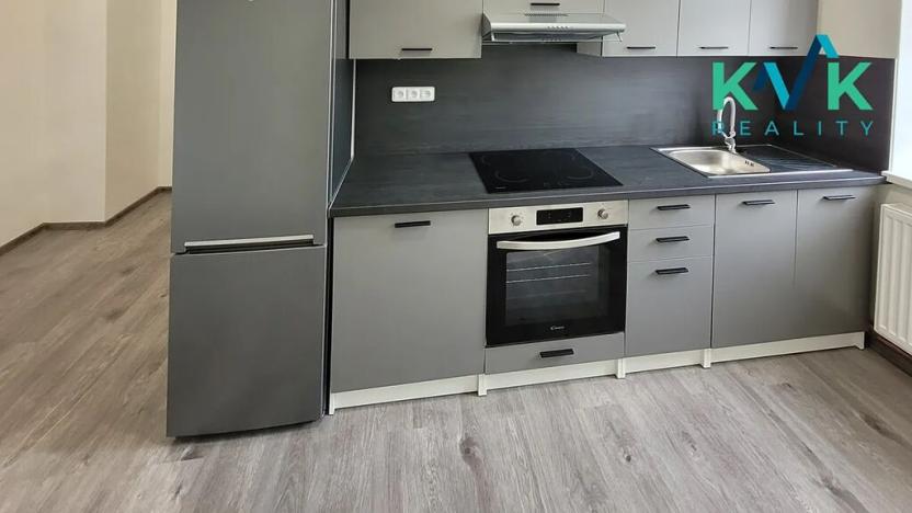 Pronájem bytu 1+1, Karlovy Vary, Závodu míru, 40 m2