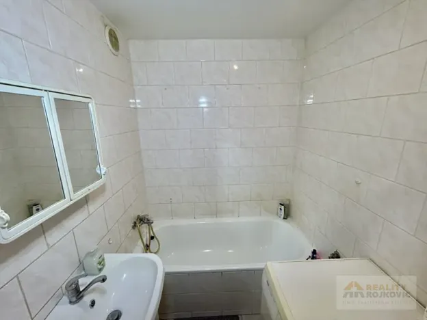 Prodej bytu 4+1, Broumov, U Větrolamu, 71 m2