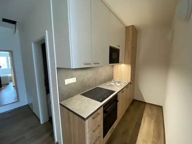 Pronájem bytu 1+kk, Jihlava, Okružní, 35 m2
