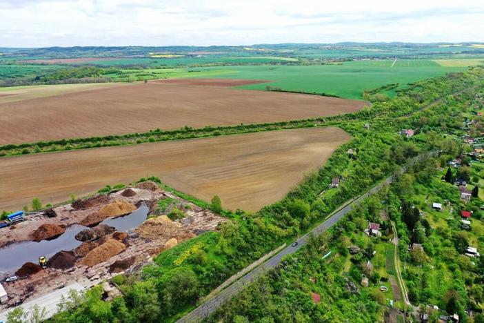 Prodej komerčního pozemku, Hoštka, 9566 m2