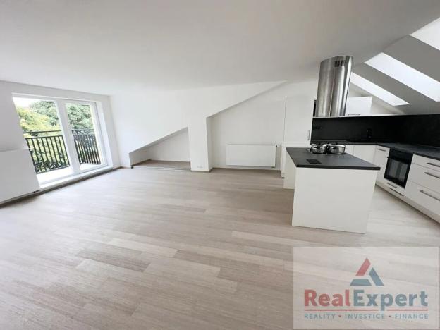 Pronájem bytu 4+kk, Praha - Vršovice, Oblouková, 136 m2