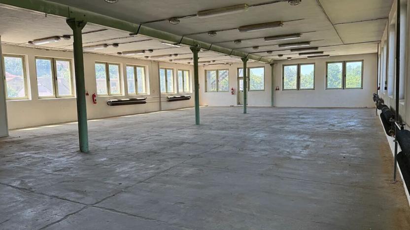 Pronájem výrobních prostor, Třebíč, V. Nezvala, 268 m2