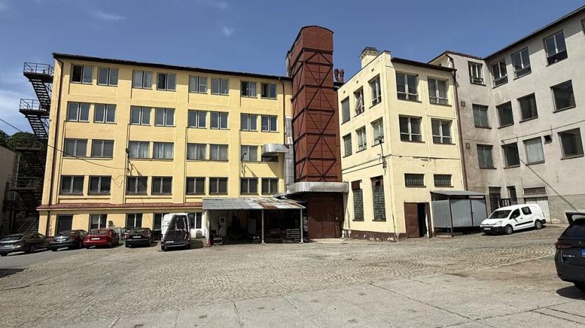 Pronájem výrobních prostor, Třebíč, V. Nezvala, 268 m2