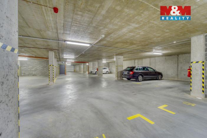 Pronájem garážového stání, Plzeň - Skvrňany, Františka Kováříka, 12 m2