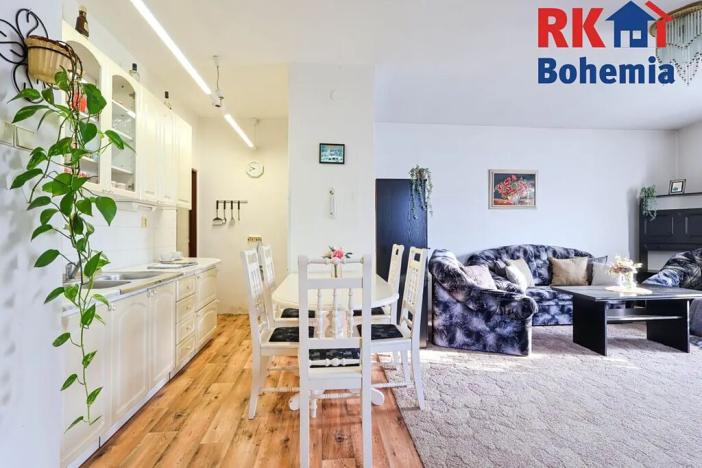 Prodej vícegeneračního domu, Chrášťany, 218 m2