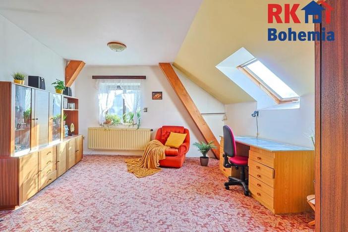 Prodej vícegeneračního domu, Chrášťany, 218 m2