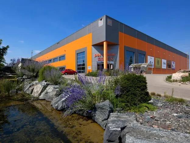 Pronájem skladu, Praha - Horní Počernice, Sezemická, 4766 m2