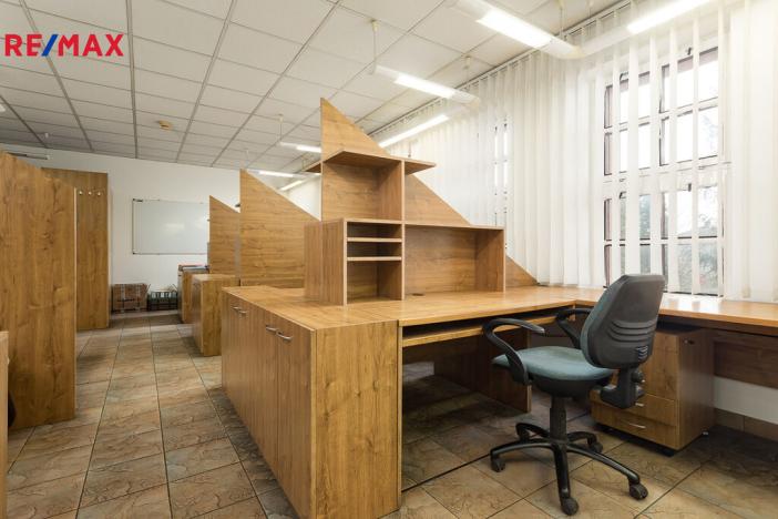 Pronájem kanceláře, Paskov, Místecká, 200 m2