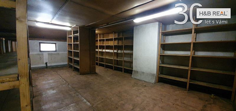 Pronájem skladu, Vsetín, 550 m2