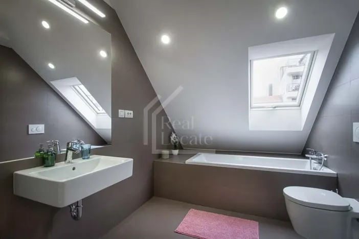 Pronájem bytu 2+kk, Praha - Karlín, Sokolovská, 76 m2