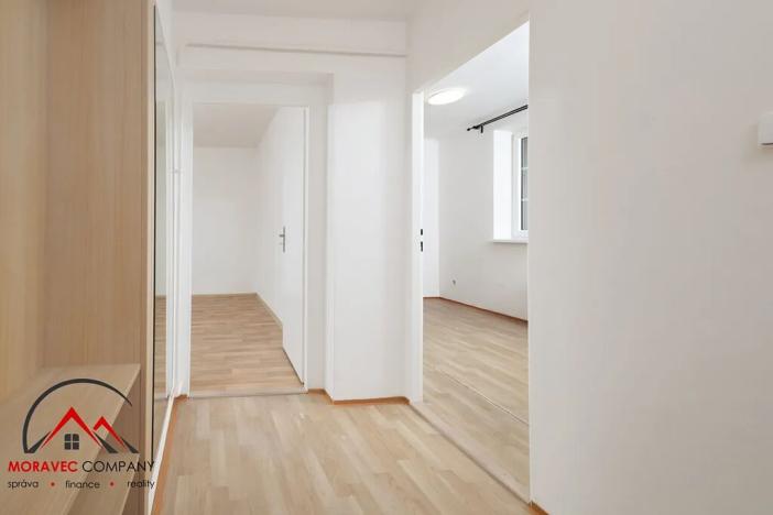 Pronájem bytu 1+1, Ostrava, Newtonova, 41 m2