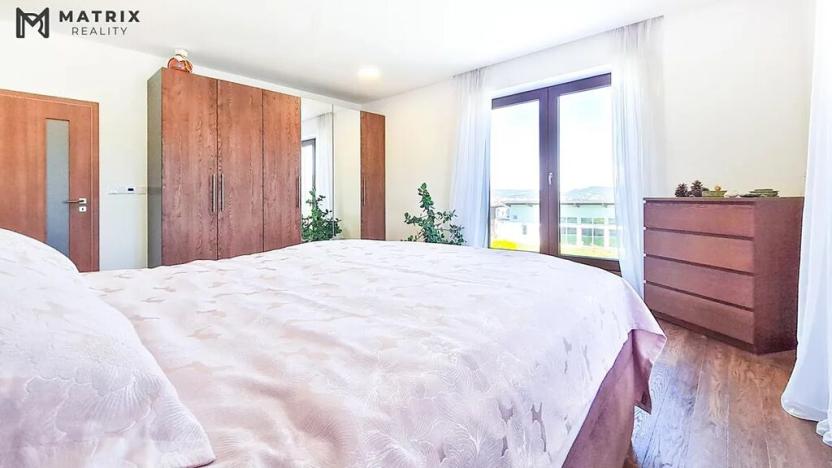 Pronájem rodinného domu, Králův Dvůr, Na Lucberku, 270 m2