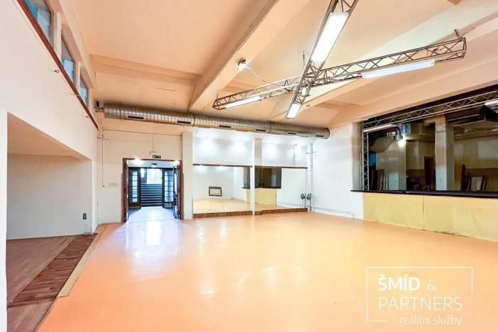 Pronájem komerční nemovitosti, Kolín, Husovo náměstí, 300 m2