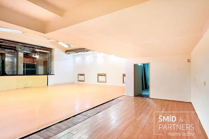 Pronájem komerční nemovitosti, Kolín, Husovo náměstí, 300 m2