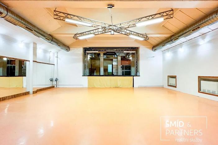 Pronájem komerční nemovitosti, Kolín, Husovo náměstí, 300 m2