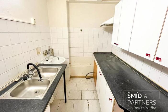 Pronájem komerční nemovitosti, Kolín, Husovo náměstí, 300 m2