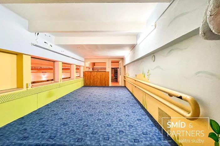 Pronájem komerční nemovitosti, Kolín, Husovo náměstí, 300 m2