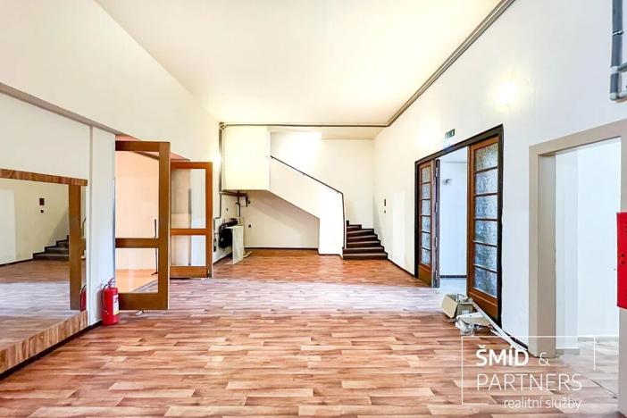 Pronájem komerční nemovitosti, Kolín, Husovo náměstí, 300 m2