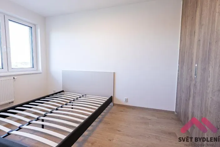 Pronájem bytu 2+kk, Praha - Řepy, Laudova, 57 m2