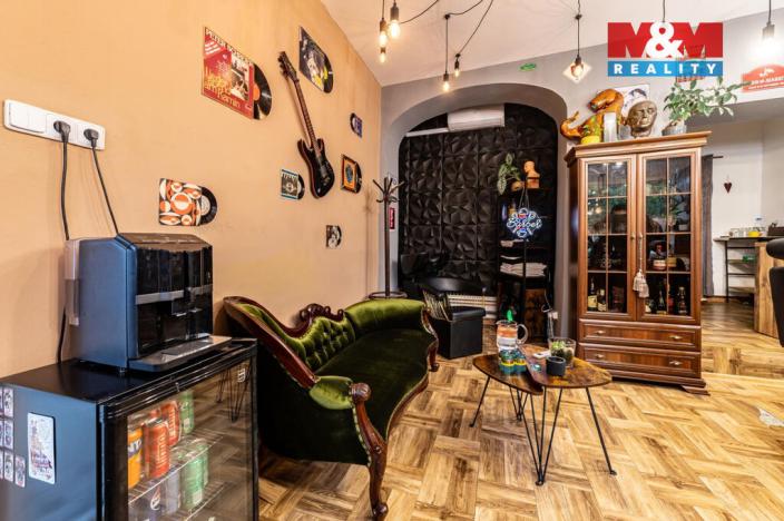 Pronájem obchodního prostoru, Napajedla, Masarykovo náměstí, 40 m2