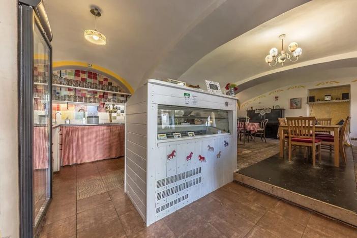 Prodej restaurace, Kokořín, 375 m2