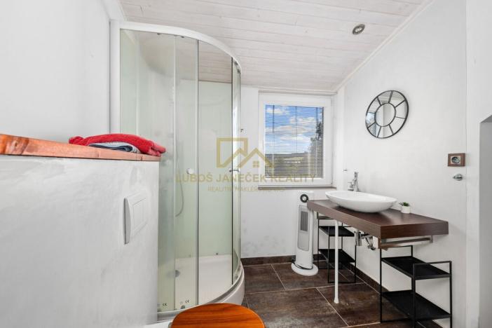 Prodej rodinného domu, Černá v Pošumaví, 210 m2