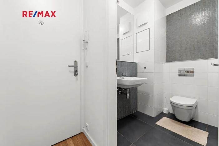 Prodej bytu 1+kk, Praha - Libeň, Novovysočanská, 27 m2