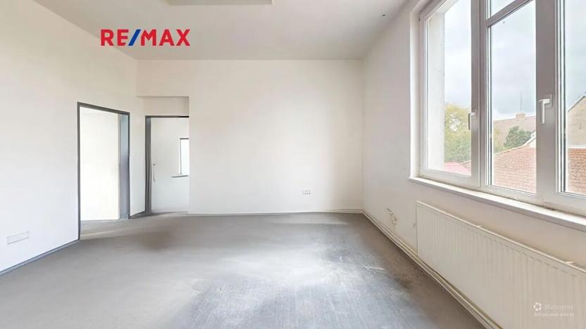 Pronájem skladu, Pardubice, Bohdanečská, 390 m2