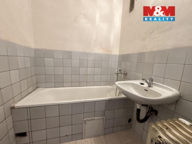 Prodej bytu 3+1, Vroutek, Na Hůrce, 65 m2